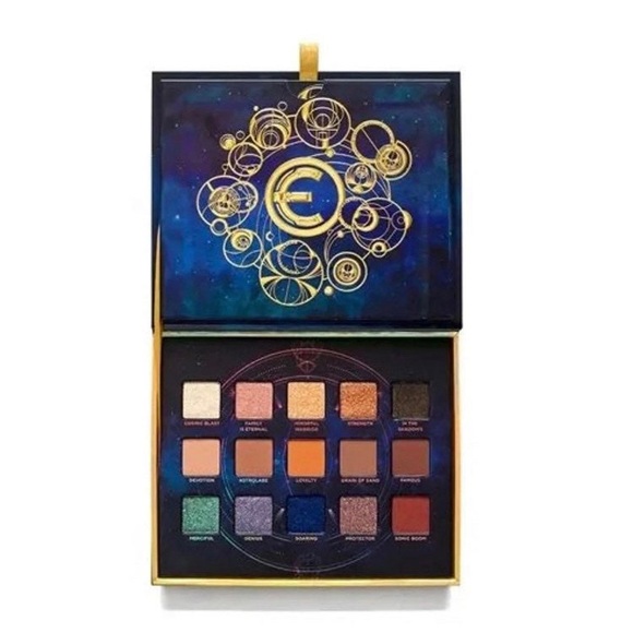Brand new in box Limited collectors edition Urban Decay Marvel eyeshadow palette - Picture 2 of 9